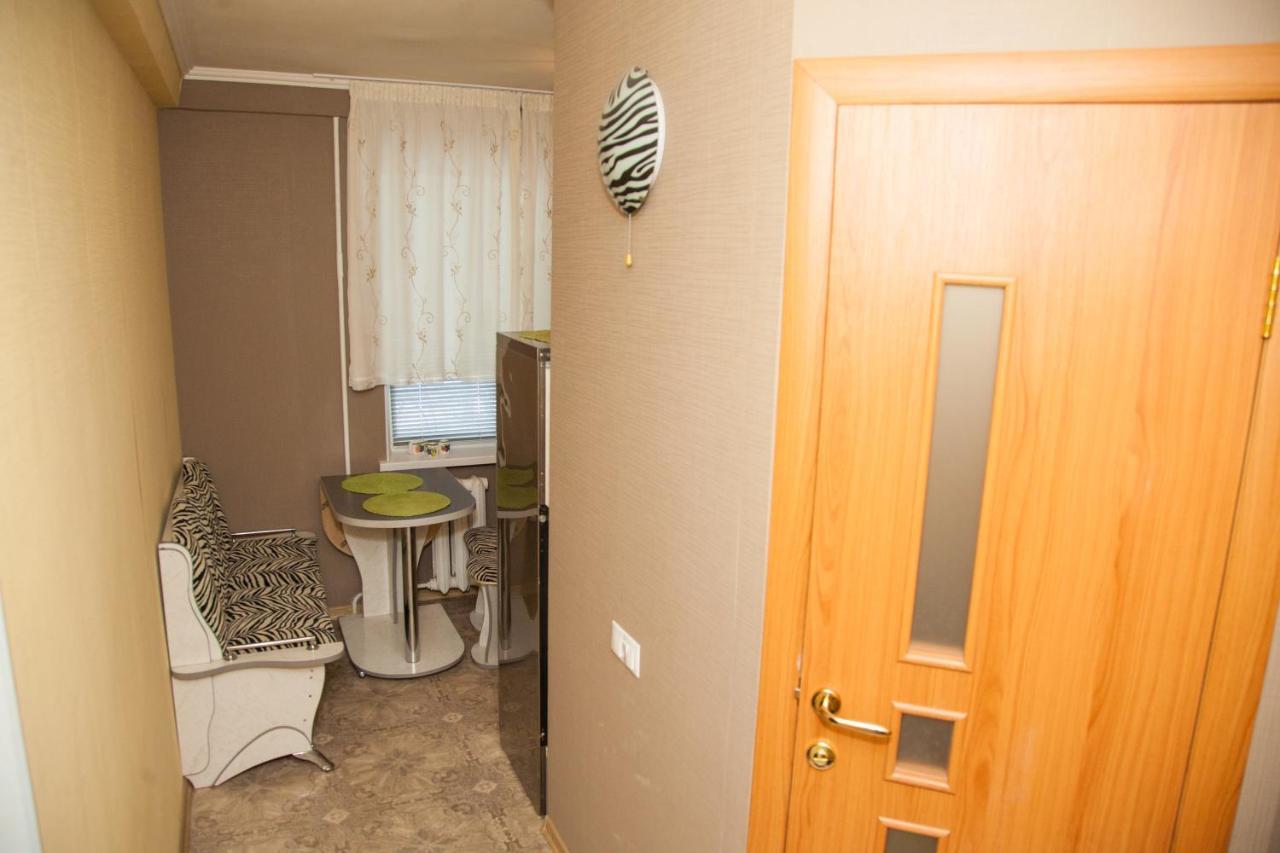 Zaporizhia 1 Room Apart On Str. Ukrainskaya 34 מראה חיצוני תמונה