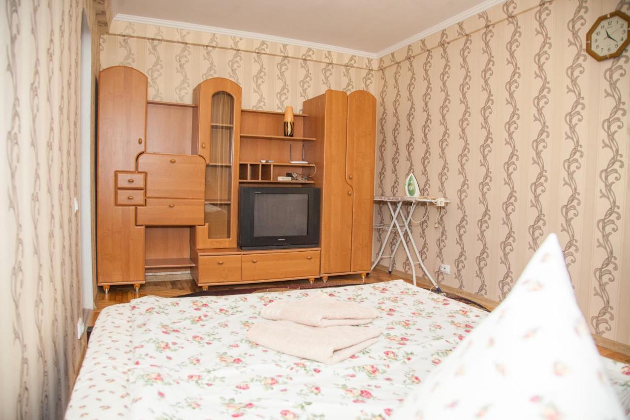 Zaporizhia 1 Room Apart On Str. Ukrainskaya 34 מראה חיצוני תמונה